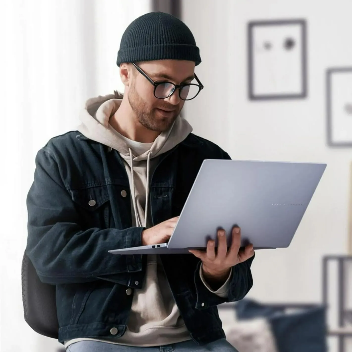 ASUS Vivobook S 15.6" 3K OLED 120Hz Copilot+ AI Laptop, Intel Core Ultra 7-155H Evo, Wi-Fi 6E, FHD Webcam, Thunderbolt 4, win11, w/Mouse (16GB RAM | 1T SSD) - Image 4